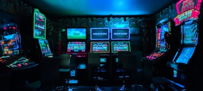 壹号娱乐站点前沿门户首屏展示现代科技感界面